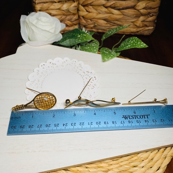 Vintage Brooches, Lot of 3, Gold tone Swimmer, Tennis Racquet, and Horn - Picture 2 of 7